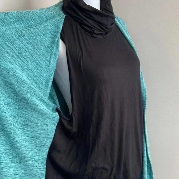 NY Collection Sweater With Attached Face Covering​​ - Picture 6 of 16